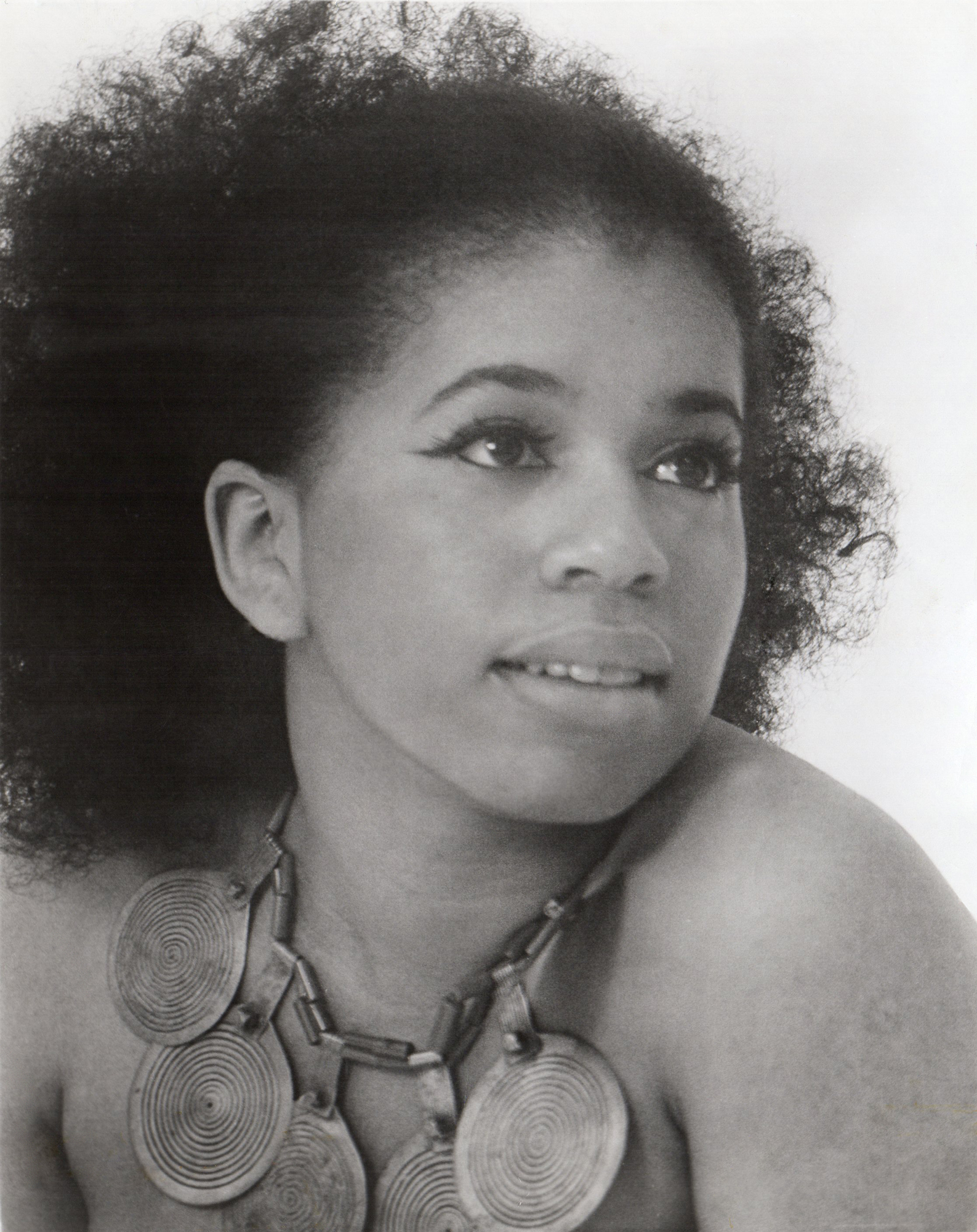 The Surprising Height Of Valerie Simpson – You Won't Believe It!